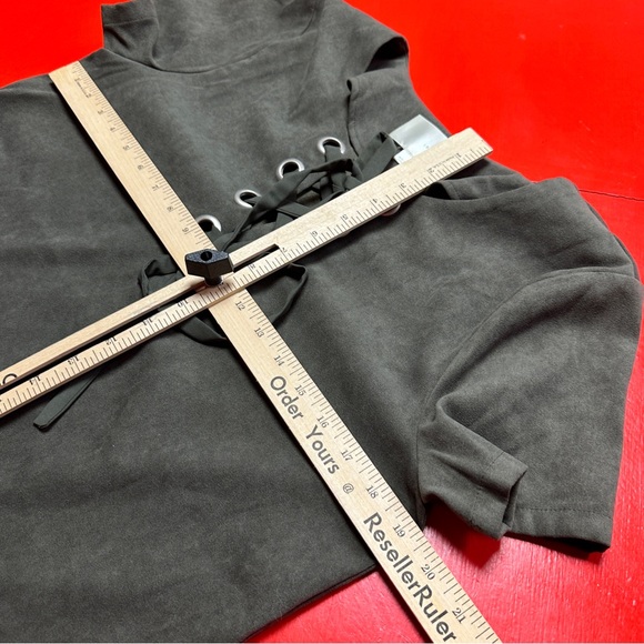 JOA LAS ANGELAS SHORT SLEEVE FAUS SUADE HUNTER OLIVE GROMMET LACE TIE - Picture 5 of 5